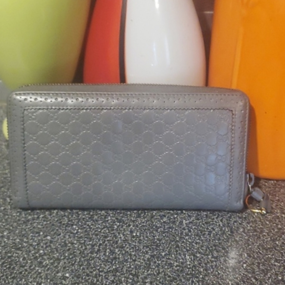 Gucci Micro Monogram Embossed Wallet Zippy